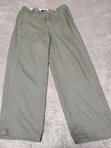 올리브 그린 캐주얼 팬츠