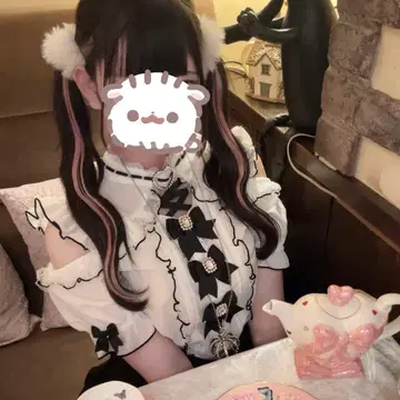 LIZLISA 3개 리본 하트 초커 블라우스 블랙