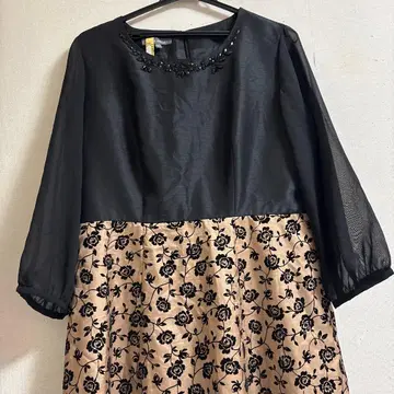 로라 애슐리 13호 포멀 원피스 미니 꽃무늬x블랙 비쥬 부착