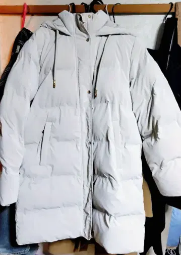 ZARA 아이보리 후드 부착 롱 다운 자켓 코트 L, 가격 인하 가능