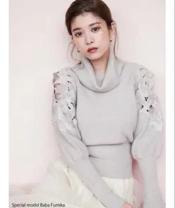 SNIDEL 자수 숄더 니트 풀오버 니트