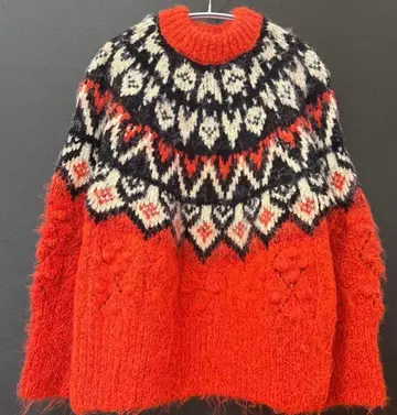 ZARA 스웨터 사이즈 S이지만 해외 표기이므로 M~L이 됩니다