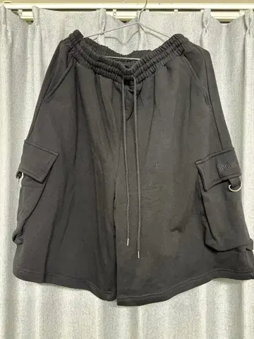 Whinny 하프 팬츠