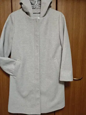 미사용 새상품 후드 부착 롱 코트 고급스러운 깔끔함