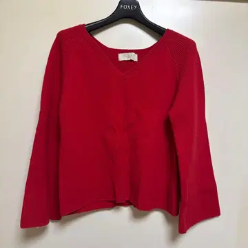 새상품급! B:MING 빨간색 V넥 니트 플레어 소매