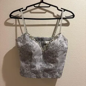 JEWELS 자수 비쥬 부착 타이트 셋업 드레스