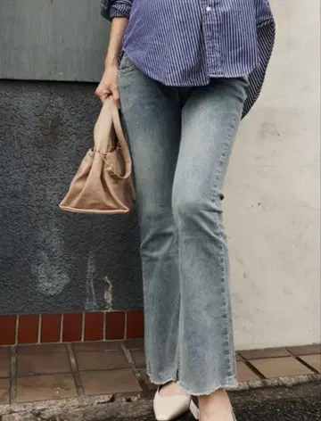 [ 마터니티 ] 올 시즌 돌려입기 OK! 슬림 레그 플레어 데님