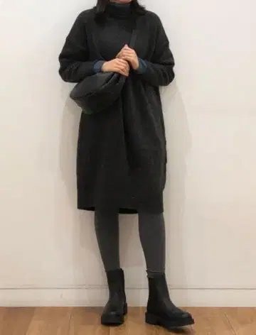 새상품 수플레얀 터틀넥 원피스 다크 그레이