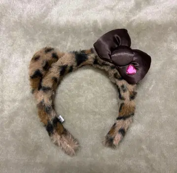 레오파드 무늬 퍼 리본 머리띠 키티