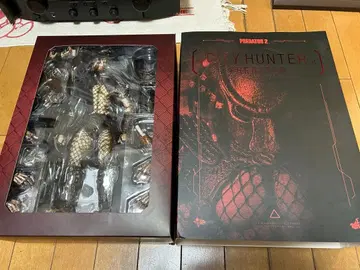 핫토이즈 시티 헌터 프레데터 1/6 피규어