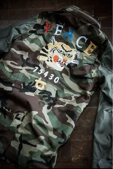 [레어] SEVESKIG 자켓/S/카모플라주 밀리터리 자켓 자수