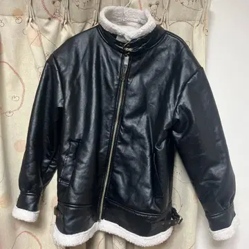 블랙 가죽 보아 자켓