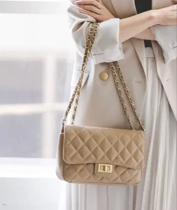 베이지 퀼팅 숄더백