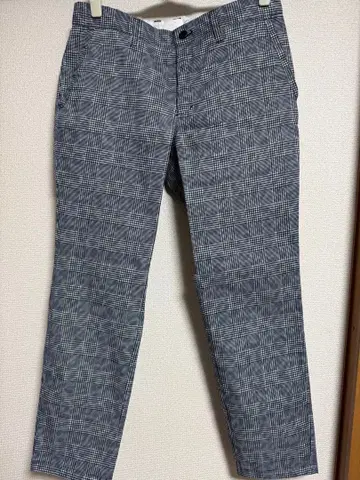 뉴발란스 체크 무늬 슬림 핏 팬츠