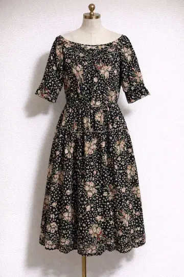 PINK HOUSE 생성 튤립과 안개꽃 원피스