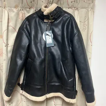 미사용 새상품 블랙 가죽 보아 자켓