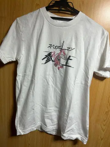 스파이더맨 등장 T셔츠