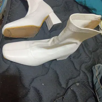 화이트 숏부츠 합성 피혁 약 5cm 힐