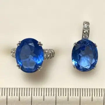 13호 반지와 펜던트 헤드