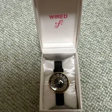 WIRED 아날로그 시계 블랙