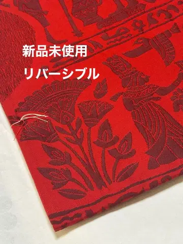 빨간색 계열 리버서블 미사용 새상품으로 연수 경과