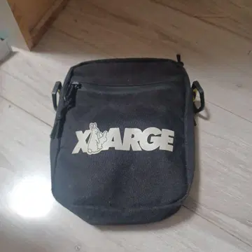 X-LARGE 블랙 숄더백