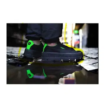 새상품 FENTY PUMA by Rihanna 25.5 블랙 x 그린