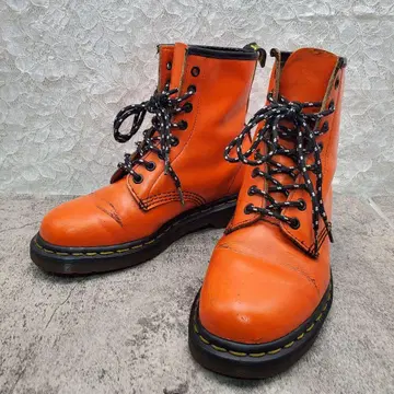 닥터마틴 1460 8홀 부츠 오렌지 24cm 잉글랜드