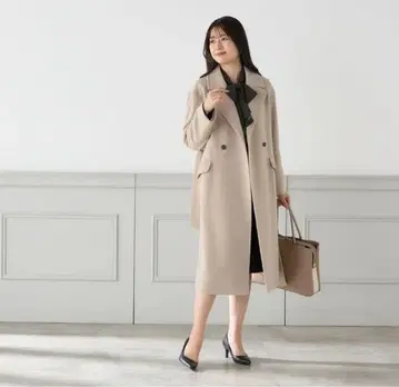베이지 더블 브레스트 롱 코트