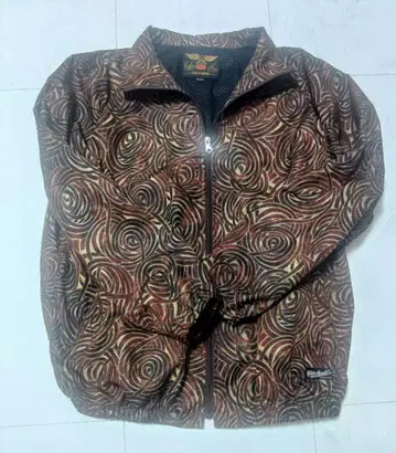 CALEE 시착만 한 상품 스파이럴 올 패턴 나일론 자켓 M 사이즈