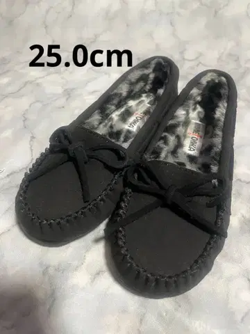 [새상품급] 미네통카 보아 모카신 애니멀 블랙 8 25.0cm