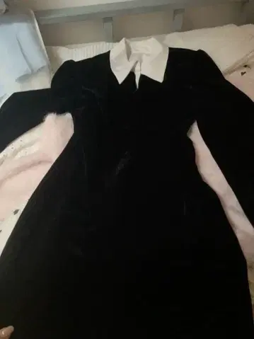 블랙 벨벳 긴팔 원피스