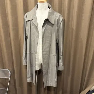 프랭크 리더 코트