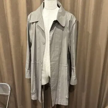 프랭크 리더 코트