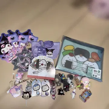 캐릭터 굿즈 묶음 판매