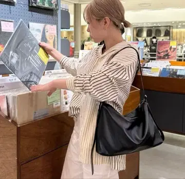 ear PAPILLONNER (이아파피요네) 2WAY 천연 가죽 숄더백