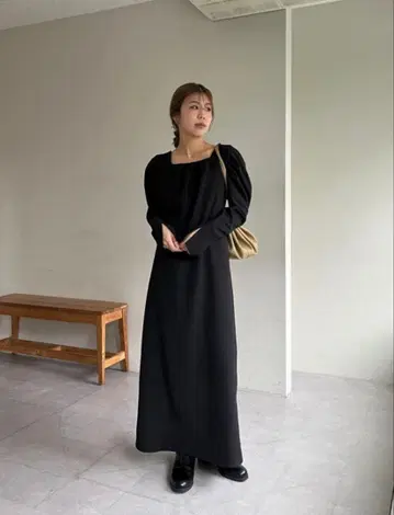 [ 새상품 미사용 ] 스퀘어 퍼프 원피스