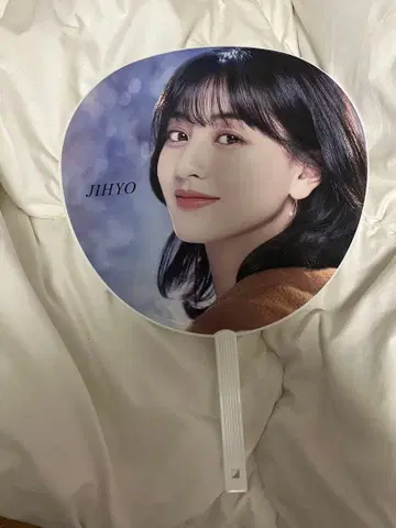 TWICE 지효 부채 Doughnut