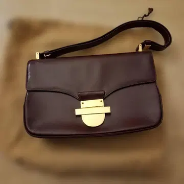 다크 브라운 가죽 숄더백