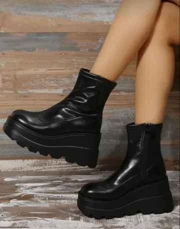 미사용 새상품 통굽 부츠