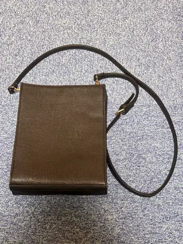 블랙 가죽 숄더백