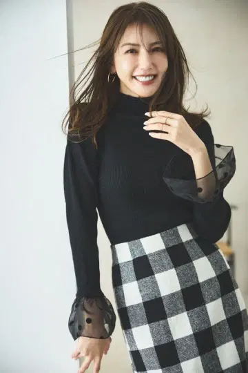 &. NOSTALGIA 플레어 슬리브 니트 풀오버