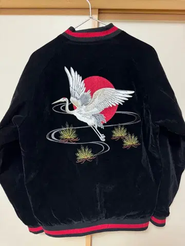 리버서블 스카잔 수베니어 자켓 학과 잉어