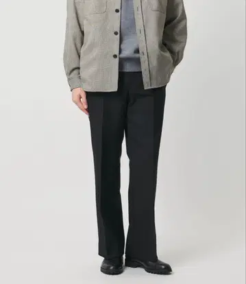 유나이티드 애로우즈 세일러 서지 와이드 스트레이트 슬랙스 블랙 M