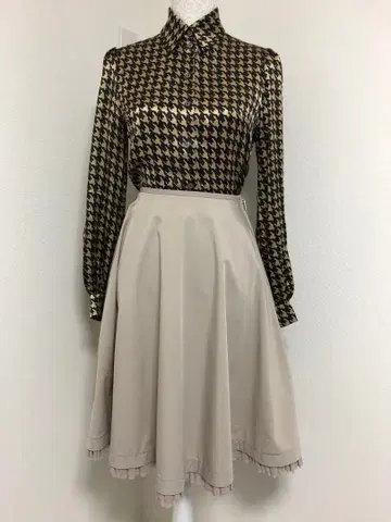 [새상품급] FOXEY NEWYORK 밑단 프릴 스커트 사이즈 38