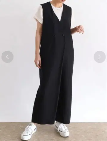 [새상품] CLOVE V넥 살로펫