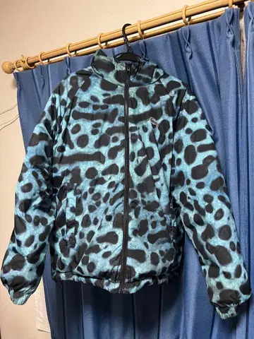 LACOSTE x 내셔널지오그래픽 리버서블 패딩 자켓