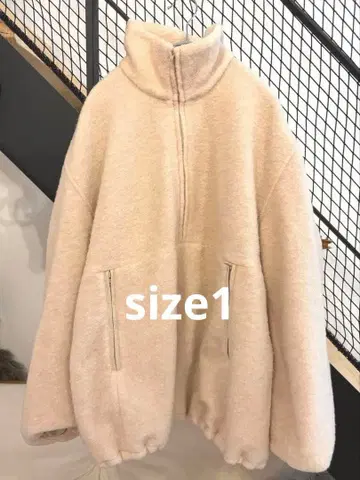 CLANE 실버 하프 집업 탑 베이지 사이즈 1