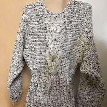 [새상품] Chico 봄 백 오픈 디자인 니트