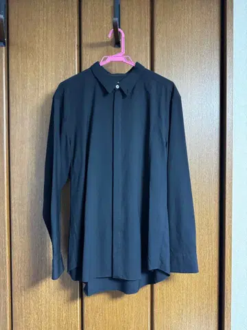 착용 2회 OVERCOAT 블랙 긴팔 셔츠 사이즈 2